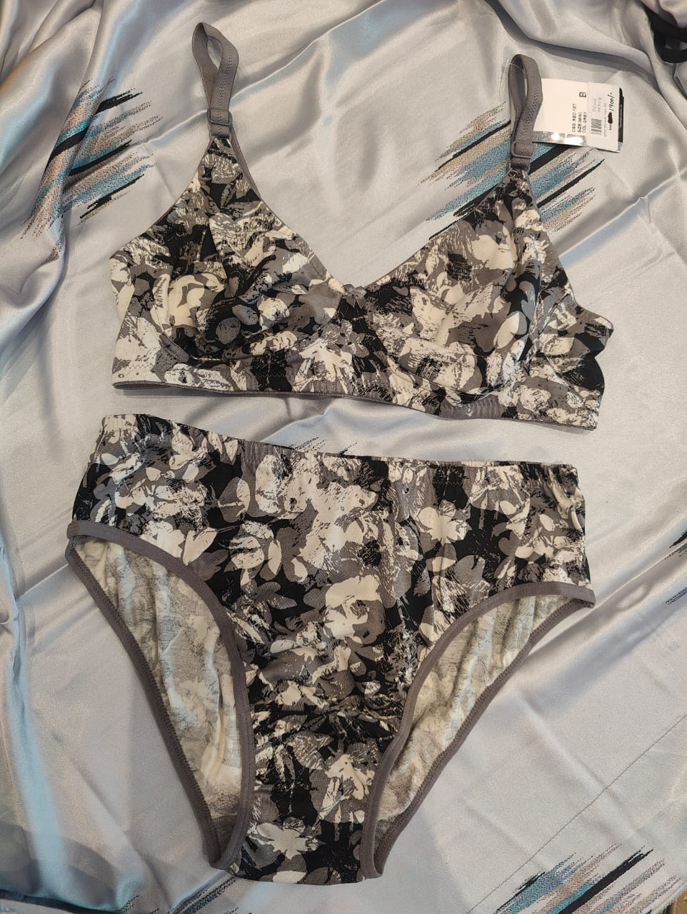 Non-padded Grey Reo set