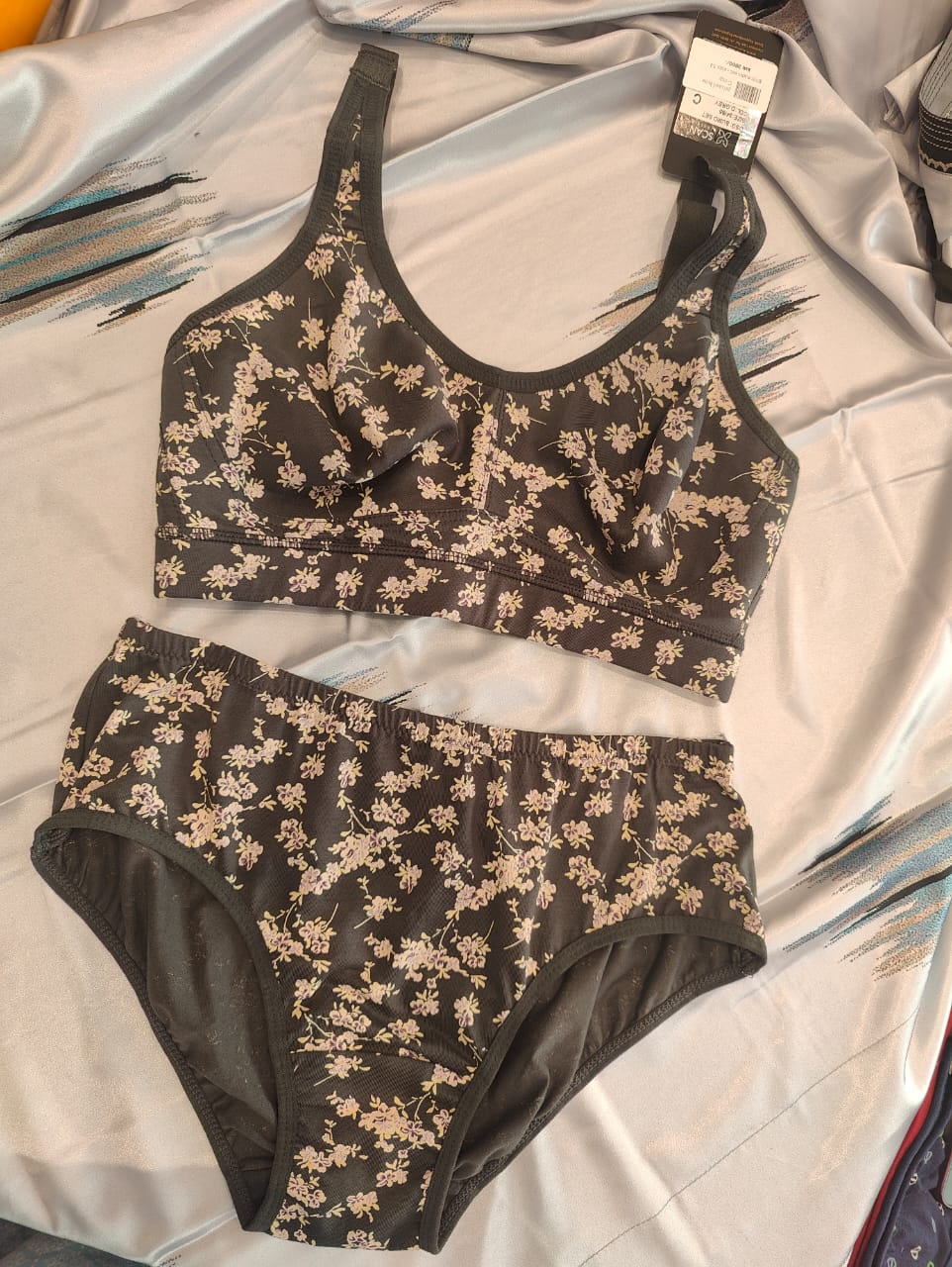 Non -padded Grey Sumo set